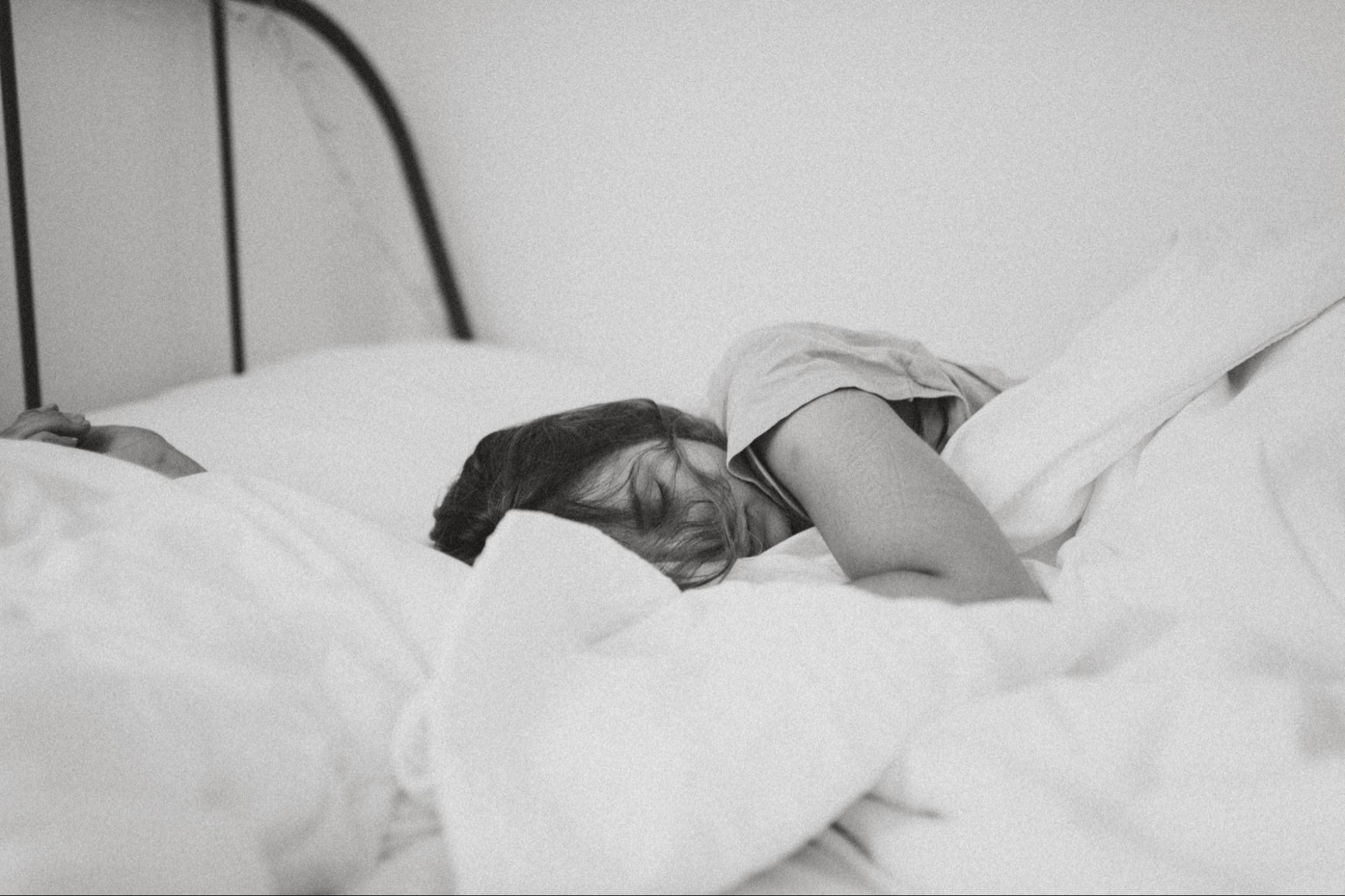 5 ways to help you sleep with tinnitus